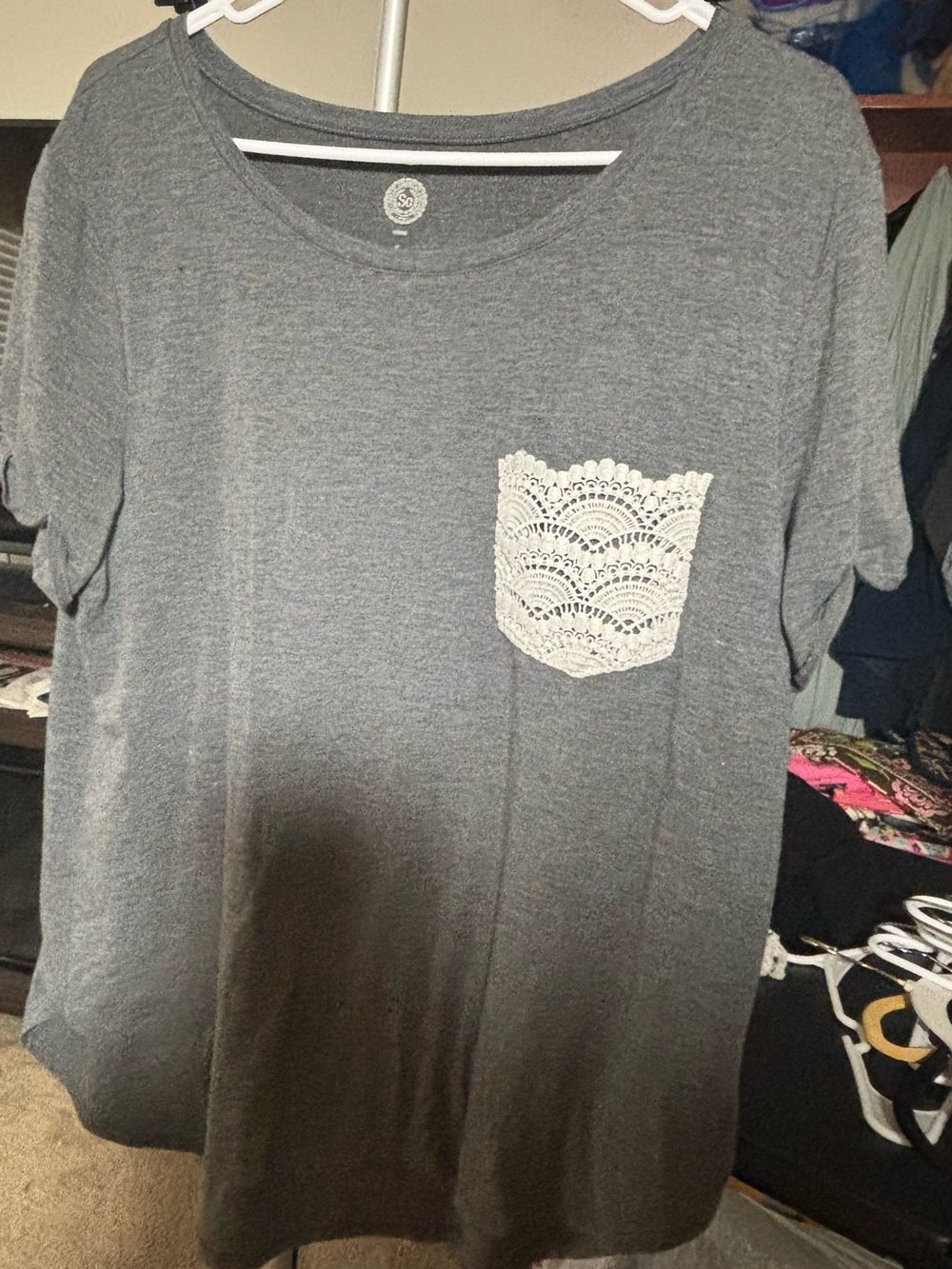 Women’s Short Sleeve Gray Tee with White Lace Pocket